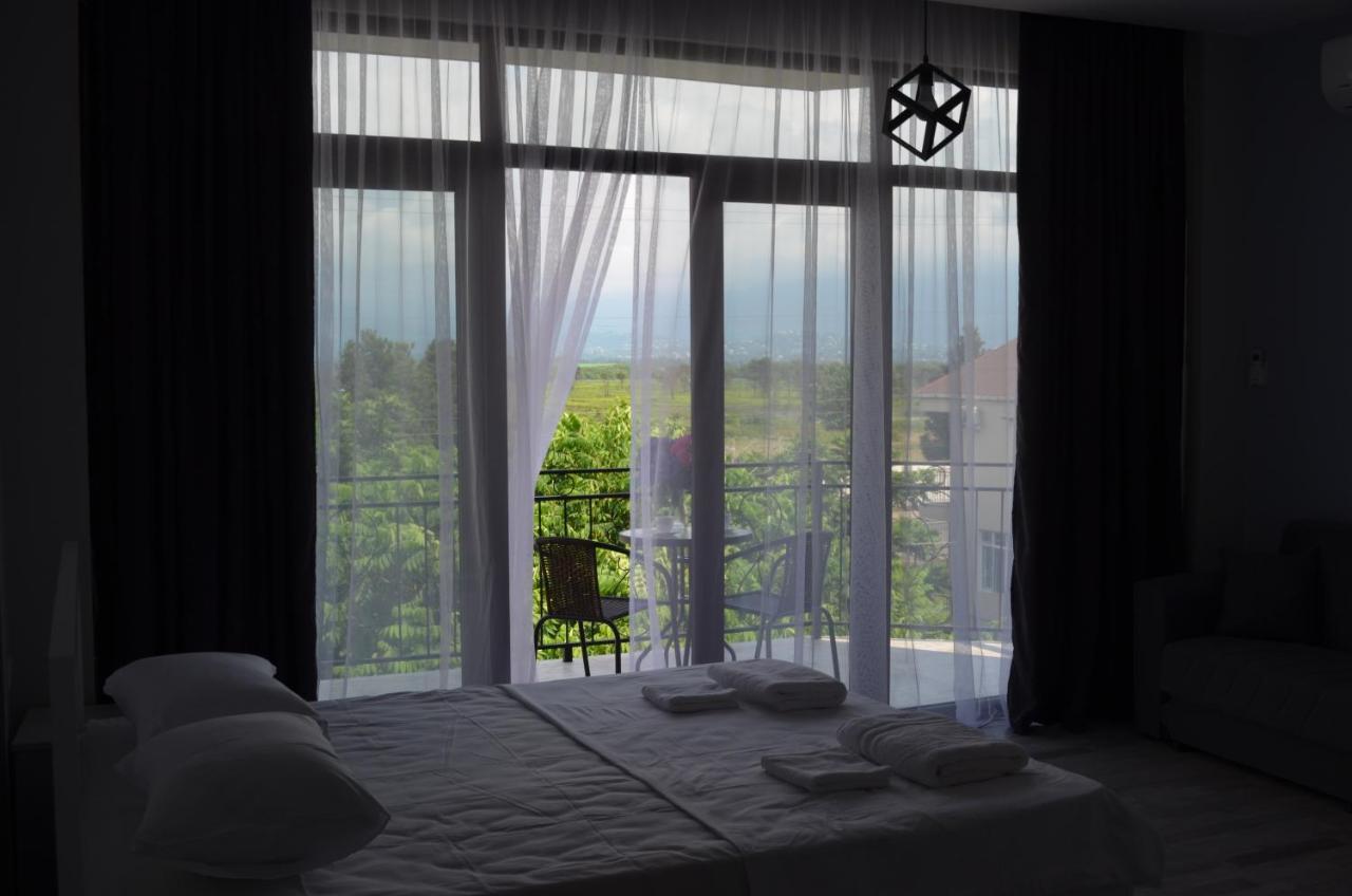 Guest House Madonna Kobuleti Exterior foto