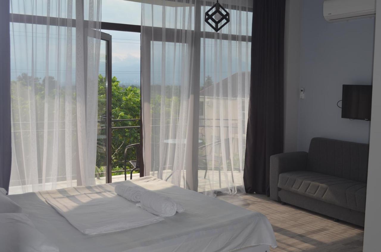 Guest House Madonna Kobuleti Exterior foto